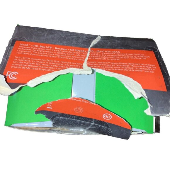 Bionik Power Stand Dual Rechargeable Battery & Charging System for Xbox One - Picture 3 of 5